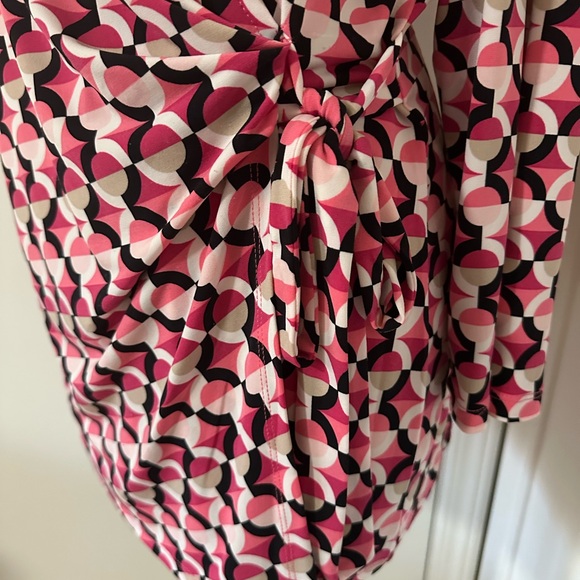 Anne Klein 1x; 3/4 sleeve, pullover surplice top with tie on side. Nice stretch. - Picture 3 of 8